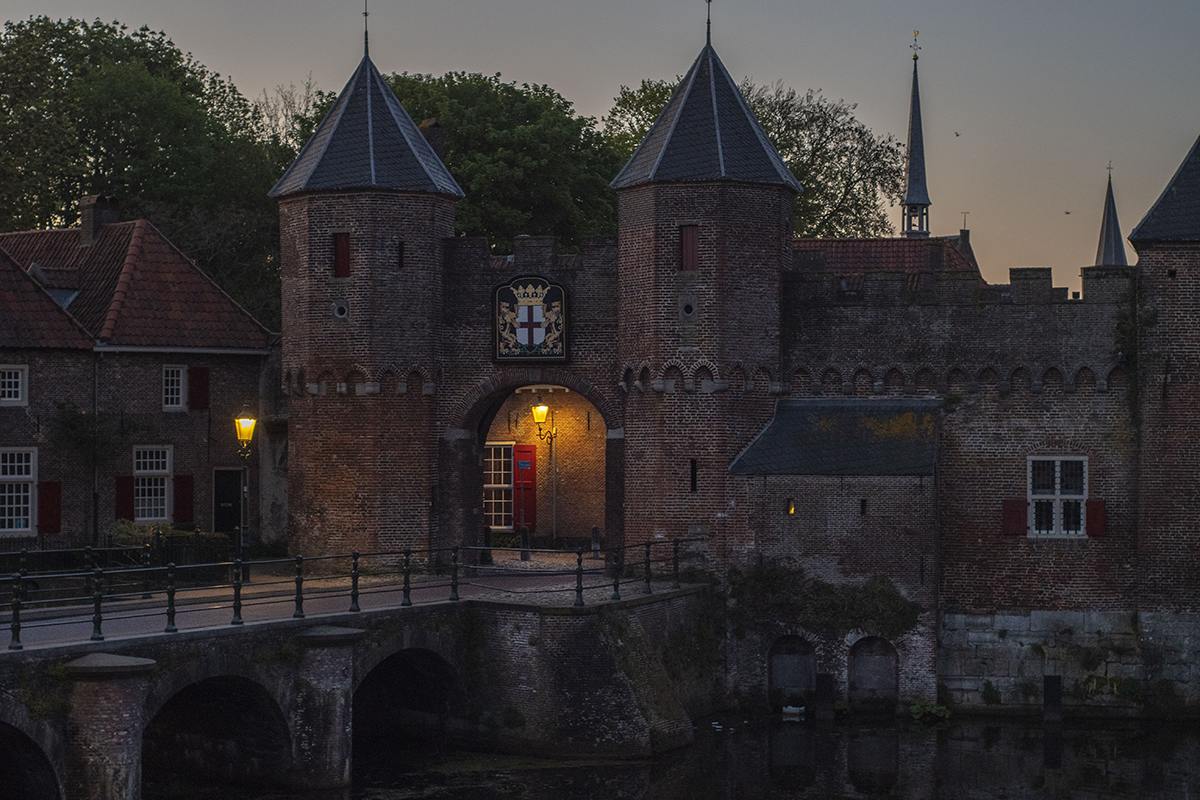 Koppelpoort Amersfoort nachtfotografie workshop sluitertijd schemering